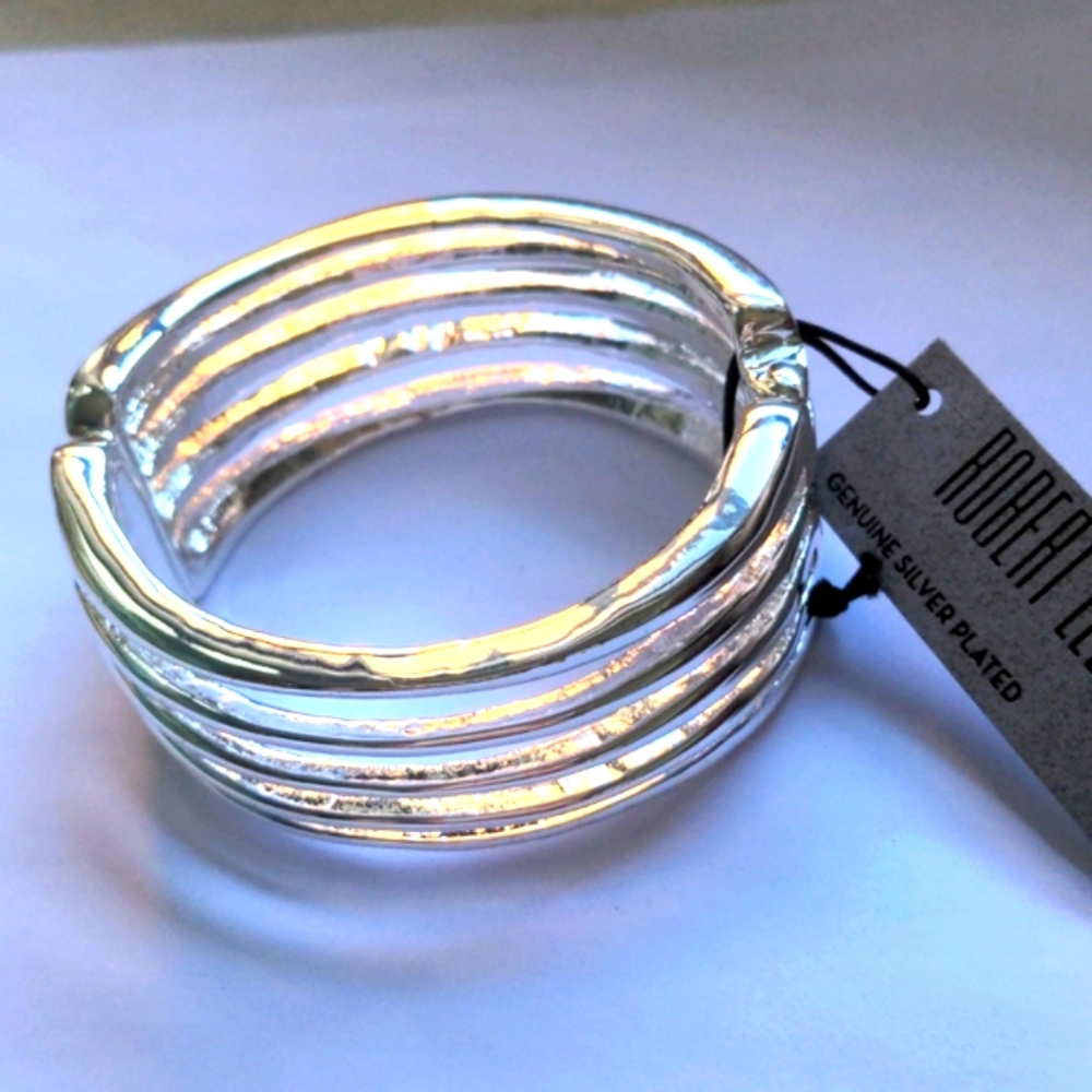 Vintage Robert Lee Morris silver bangle Magnetic Clasp, Designer Gallery.  New